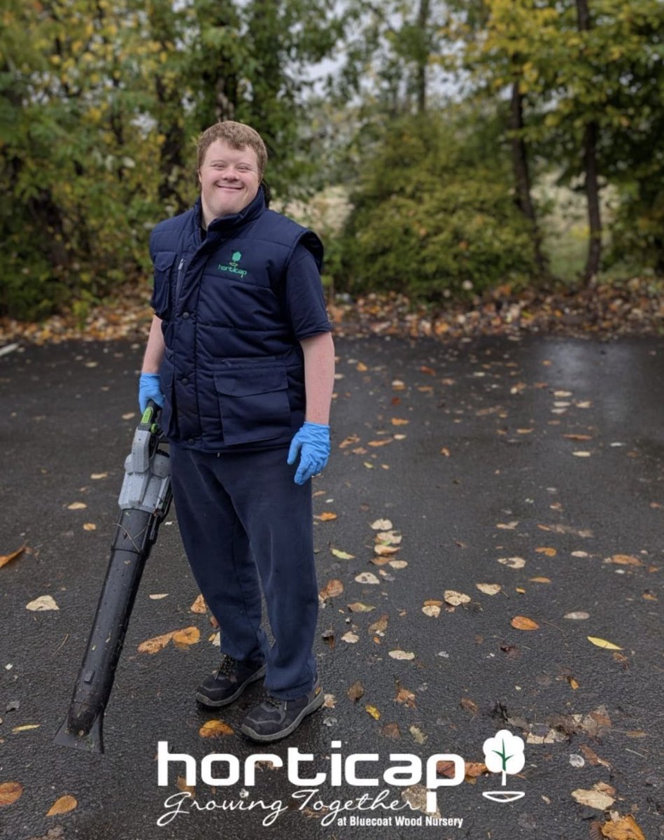 Horticap's tweet image. Looks like Vicky has some competition with the leaf blower! Student Ben enjoyed himself! Find out more about our charity at horticap.org
#Harrogate #charity #learningdisability #horticulture