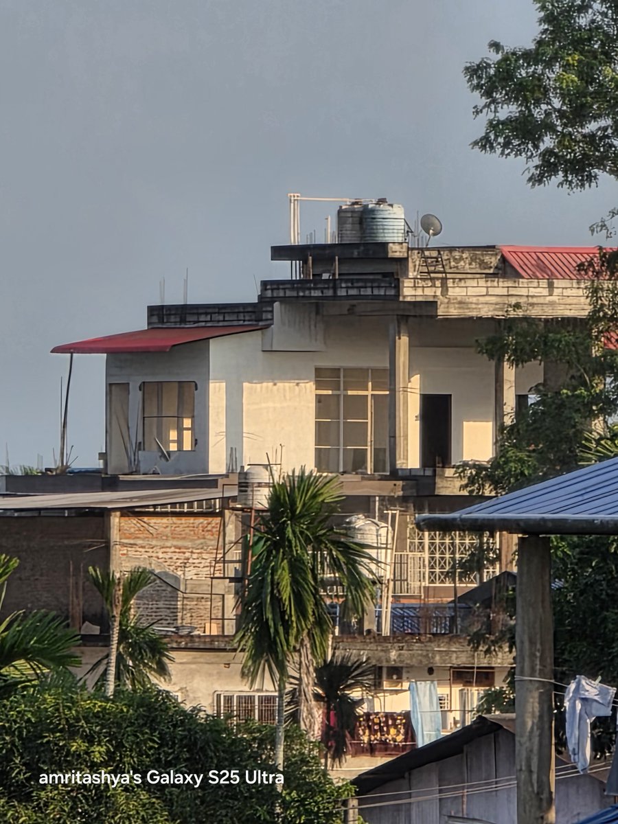 amritashya's tweet image. 1x and 30x zoom, October update of S25 Ultra. Share your thoughts, friends. 📸📱 #zoom #Octoberupdate #thoughts #friends #Oneui8 #S25ultra