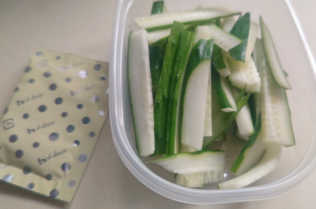 なんか知らんけど消しゴム Amazon.co.jp: OKAZAKI 壁汚れ落とし 消しゴム ちぎって使う