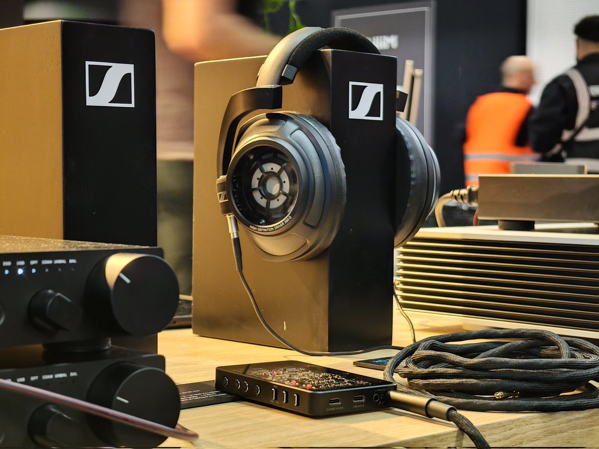 C'est probablement une des plus belles photos que j'ai fait du <a href="/ParisAVshow/">Paris Audio Video Show</a> !