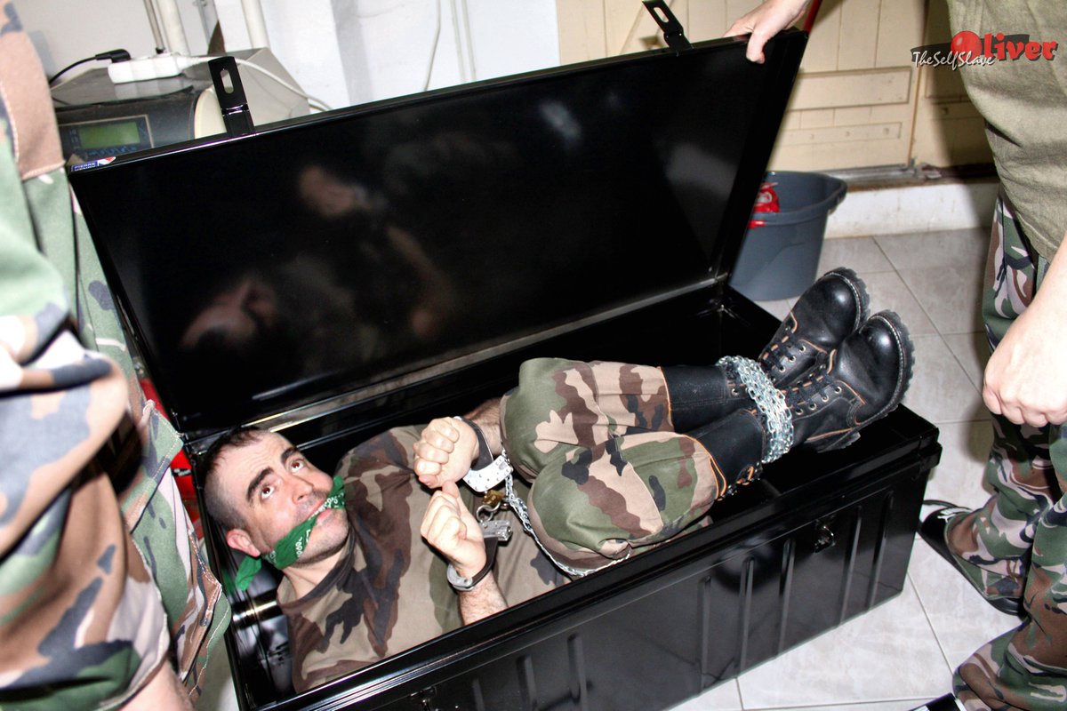 OliverSelfSlave's tweet photo. Tricked by my barracks mates on Halloween night! π
#boundandgagged #gaySoldier #gaycuffed #gayhalloween #gaykink #cleavegagged #tiedsoldier #boxed #BoundSoldiers #boxedboy https://t.co/weHy6PlH98