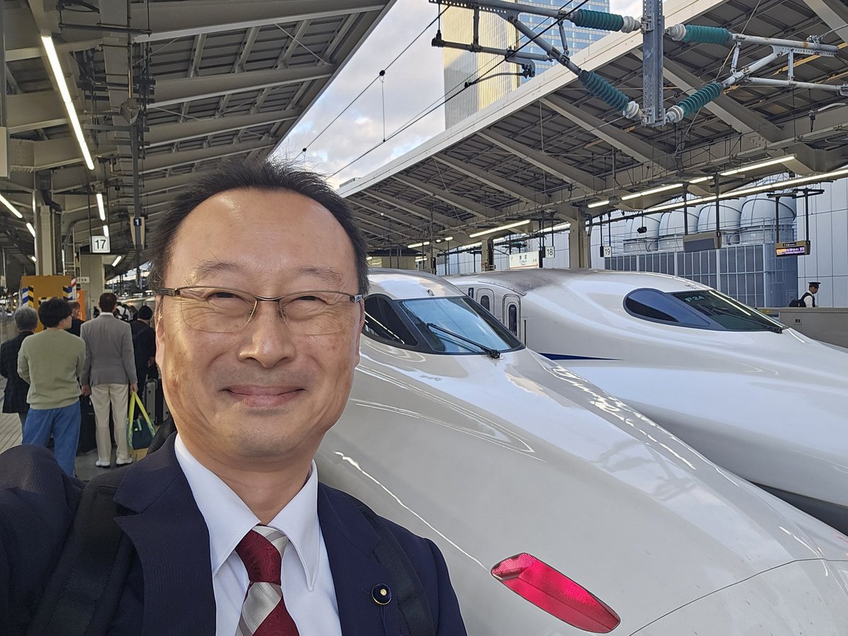 東京にて虐待の勉強をしました。幼少期に受けた虐待は、その後も長く当事者に負の影響を与えます。

・知識不足による誤った対応
・不十分な医療体制
・経済損失

など様々な学びがありましたが、では｢どうすれば虐待が起きない社会を創れるか｣について、もっと深く追及したい気持ちになりました。