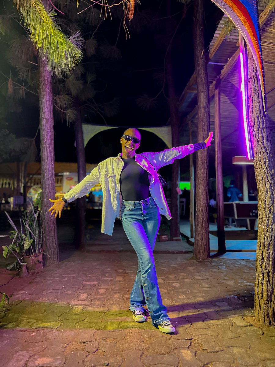 Say cheese..! 🤭then let’s follow each other!😎😌

#HarryFrames📷