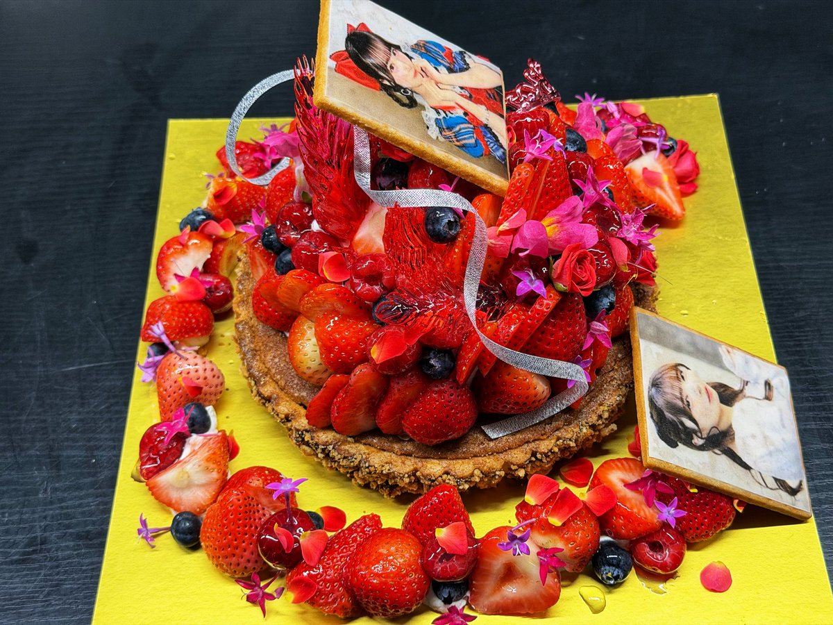 m_m_mackey1203's tweet image. ❤️推しのケーキシリーズVol.15🎂
　　fav meの澪川舞香ちゃん✨

いつも“赤の炎”みたいに熱く、ステージを照らしてくれてありがとう。
小さな身長に秘めた大きなダンスパフォーマンス。  
そして、“今日も可愛いを更新する”という決意。  

このケーキには、…