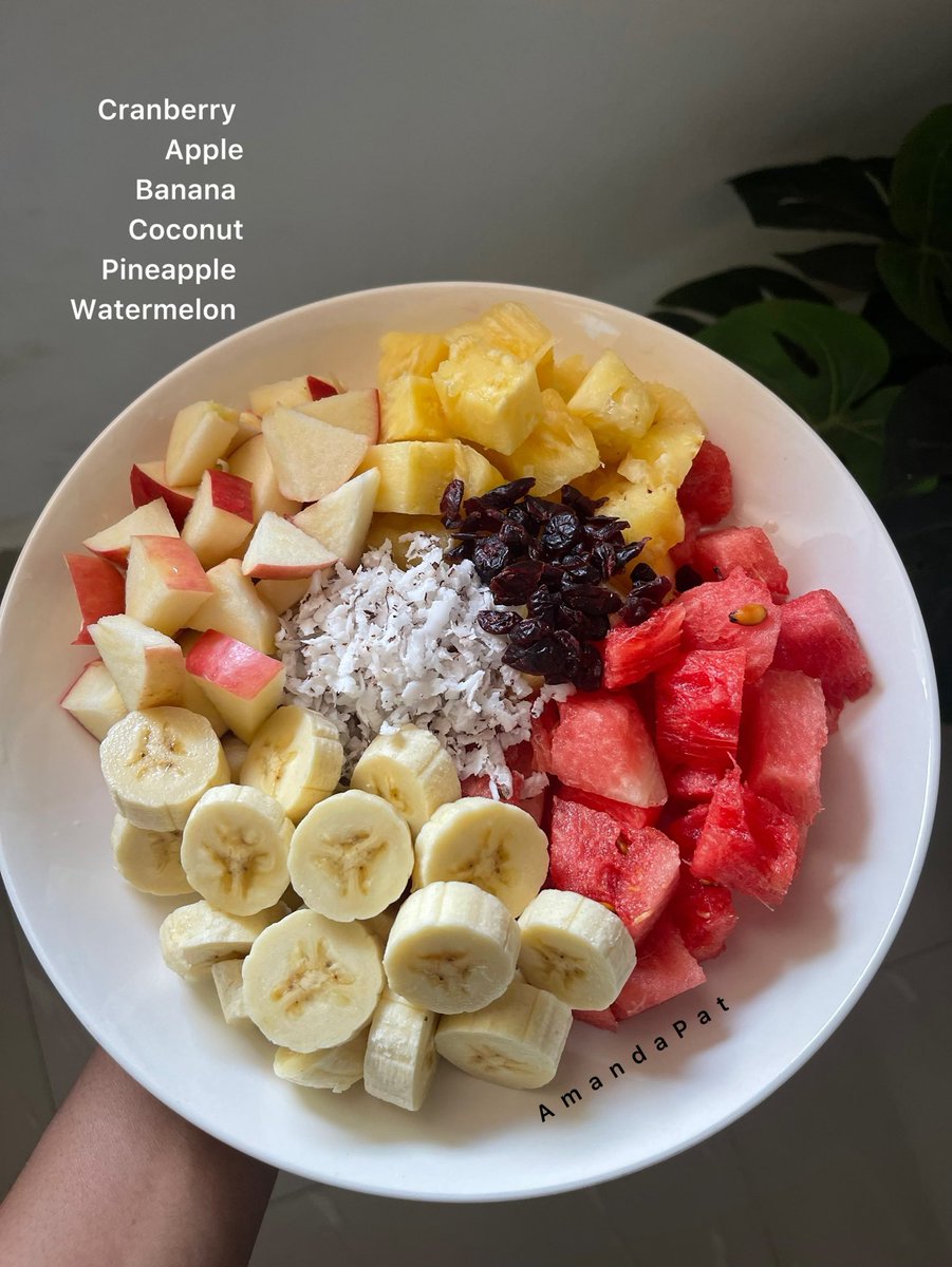 MasculineM7's tweet image. -Ginger + Garlic + honey = For gut health 

-Onion + Ginger = For immune system 

-Tumeric + honey = Anti-Inflammation

-Carrots = Good for eyes

-Cucumber juice = Good for the skin

-Cabbage + Carrot = For liver detox 

-Watermelon + Cucumber= For kidney detox 

-Orange juice =…