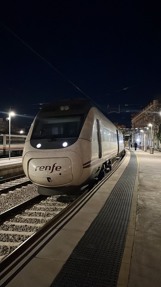 ¡Bon día!
¡Buenos días!
Primer Avant Tortosa-BCN finalizado y en hora. Ahora a por un buen almuerzo.