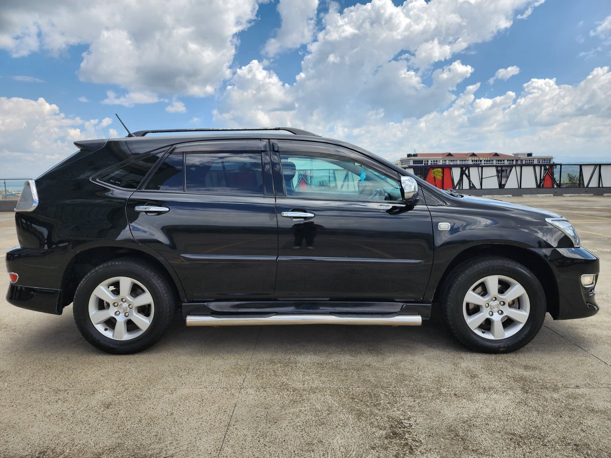 swiftmikes's tweet image. 2011 TOYOTA HARRIER.
2400cc 2AZ-FE
160hp / 221Nm
5-Speed Auto
Mileage 162,000km
2WD
Price: 1.77M
📞 0792 806474.