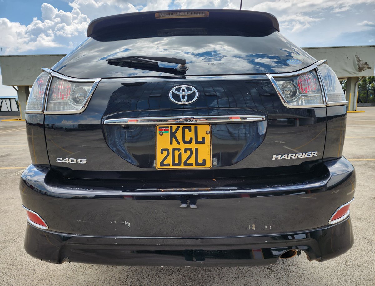 swiftmikes's tweet image. 2011 TOYOTA HARRIER.
2400cc 2AZ-FE
160hp / 221Nm
5-Speed Auto
Mileage 162,000km
2WD
Price: 1.77M
📞 0792 806474.