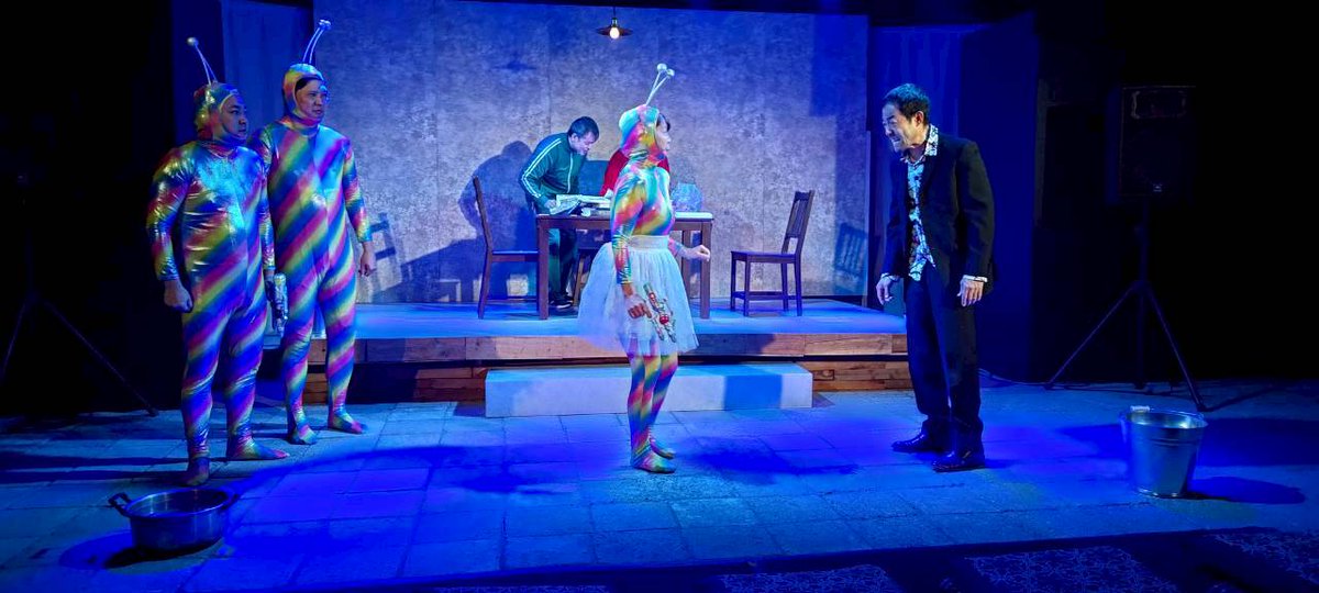 演劇プロデュース『螺旋階段』
「river」
「妄想コピー」
無事に終演致しました✨️

客演さん、スタッフの皆様
お手伝いくださった皆様
そして、ご来場下さったお客様ありがとうございました🥰

両公演ともに3度目の再演でした、4度目があるのかは分かりませんがまた衣装を取っておかなくちゃ(笑)