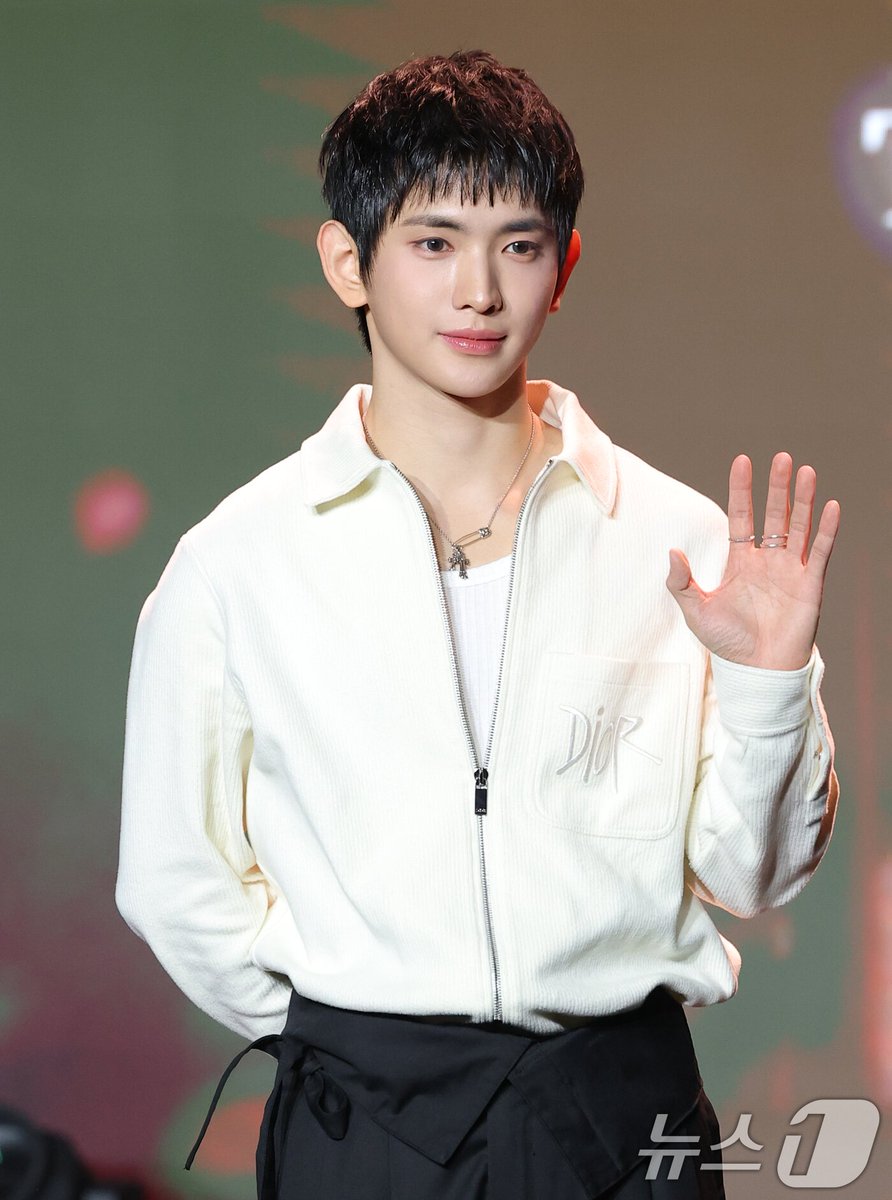 ⭐251027 템페스트 루
📸 Photographed by 뉴스1
#루 #LEW 
#TEMPEST #템페스트 #テンペスト
#As_I_am #In_The_Dark
#미니앨범 #7thMiniAlbum
