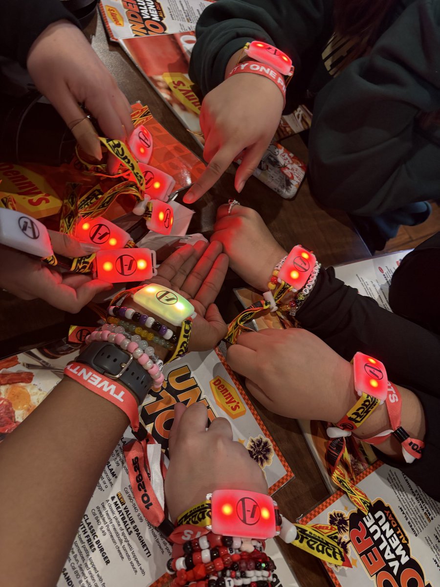 poisonouspaths's tweet image. Maybe I shouldn’t have left trench everybody else assigned bishop at birth