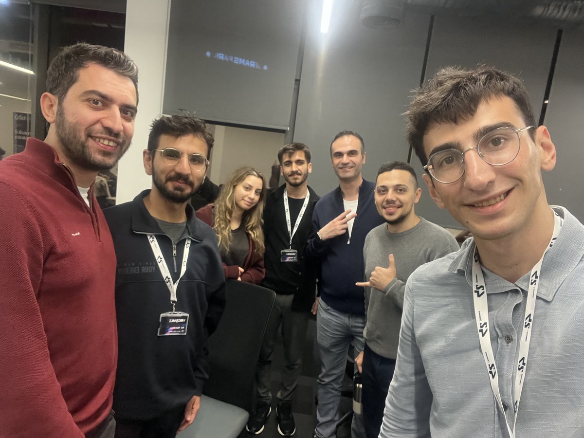 Sui ve 42 İstanbul'un düzenlendiği Sui Hackathonu gerçekten harikaydı. <a href="/ercandotsui/">ercan.sui</a> ve <a href="/OzBullding/">OzB</a>
hocamla tanıştığım için çok mutlu oldum. Böyle bir etkinlik düzenleyen <a href="/SuiTRCommunity/">Sui Türkiye Topluluğu</a>’ye çok teşekkür ederim. Tüm katılımcıları da ayrıca tebrik ederim.