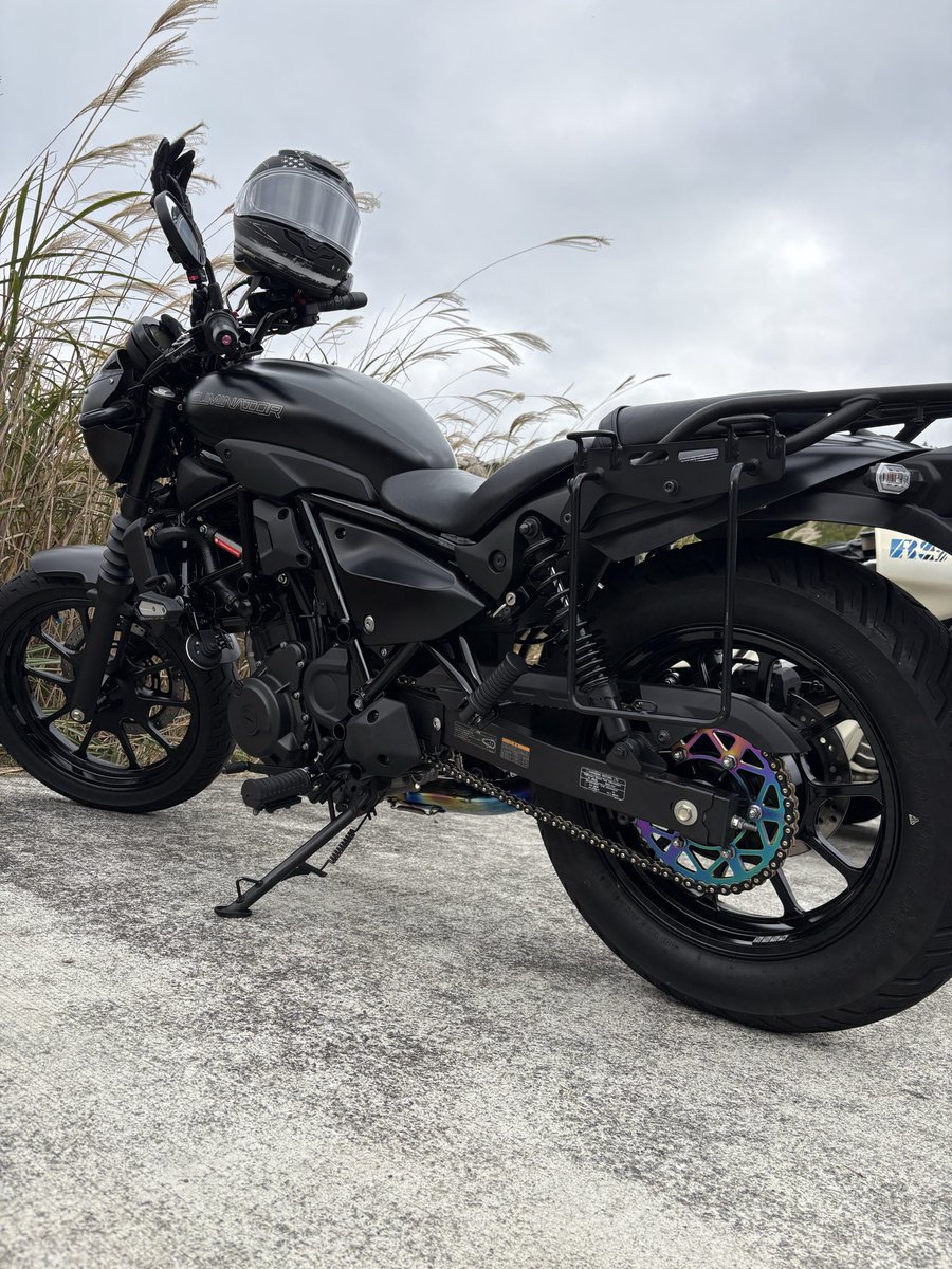 buuuuunko333's tweet image. チェーンとスプロケをチェンジ！
キラっキラ！
走りもパワフルになった😉
#エリミネーター
#ライコランド 
#xam
#EKチェーン