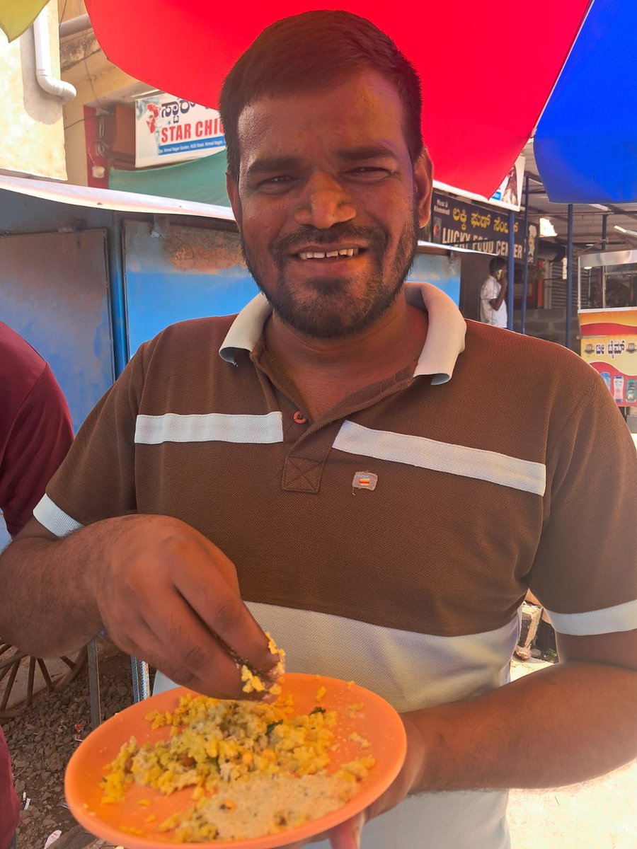 kanthakumarr's tweet image. ಇಂದು ಧಾರವಾಡದಲ್ಲಿ ರಾಮಾಂಜಿ ಎಂಬ ಸ್ಪರ್ಧಾತ್ಮಕ ಆಕಾಂಕ್ಷಿ ಸರ್ಕಾರ @siddaramaiah ದಿಂದ ಯಾವುದೇ ಅಧಿಸೂಚನೆ ಆಗದ ಕಾರಣ ಹೃದಯಘಾತ ದಿಂದ ಸಾವಿಗೆ ಶೇರಣರಾಗಿದ್ದರೆ. ಇದಕ್ಕೆ ಮೂಲ ಕಾರಣ ಈ ಬೇಜವಾಬ್ದಾರಿ ಯುತ ಸರ್ಕಾರನೇ ಹೊರತು ಬೇರೆಯಾರು ಅಲ್ಲ. ಸಮಯಕ್ಕೆ ಸರಿಯಾಗಿ ಸರ್ಕಾರಿ ಹುದ್ದೆಗಳಿಗೆ ಅಧಿಸೂಚನೆ ಹೊರಡಿಸಿದ್ದರೆ ನಮ್ಮ ರಾಜ್ಯದ ಯುವಕರಿಗೆ ಈ…