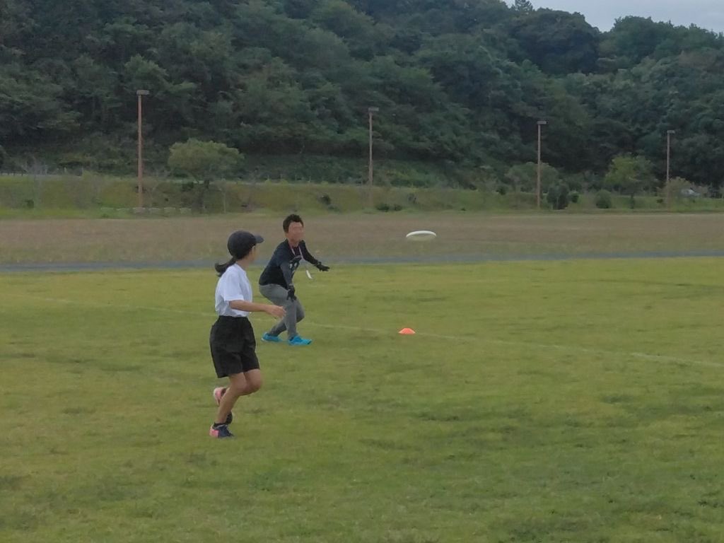 shizuokasports's tweet image. 10/25(土)にアザレア・スポーツクラブ主催でアルティメット体験会を開催しました！🥏

ルールや投げ方を学びながらミニゲームまで大盛り上がり🙌
みんな笑顔でアルティメットを楽しんでくれました！

次回は11/3開催予定！
参加申込み受付中です🏃‍♂️💨
▶️forms.gle/Emn5MZMdAcqWnf…