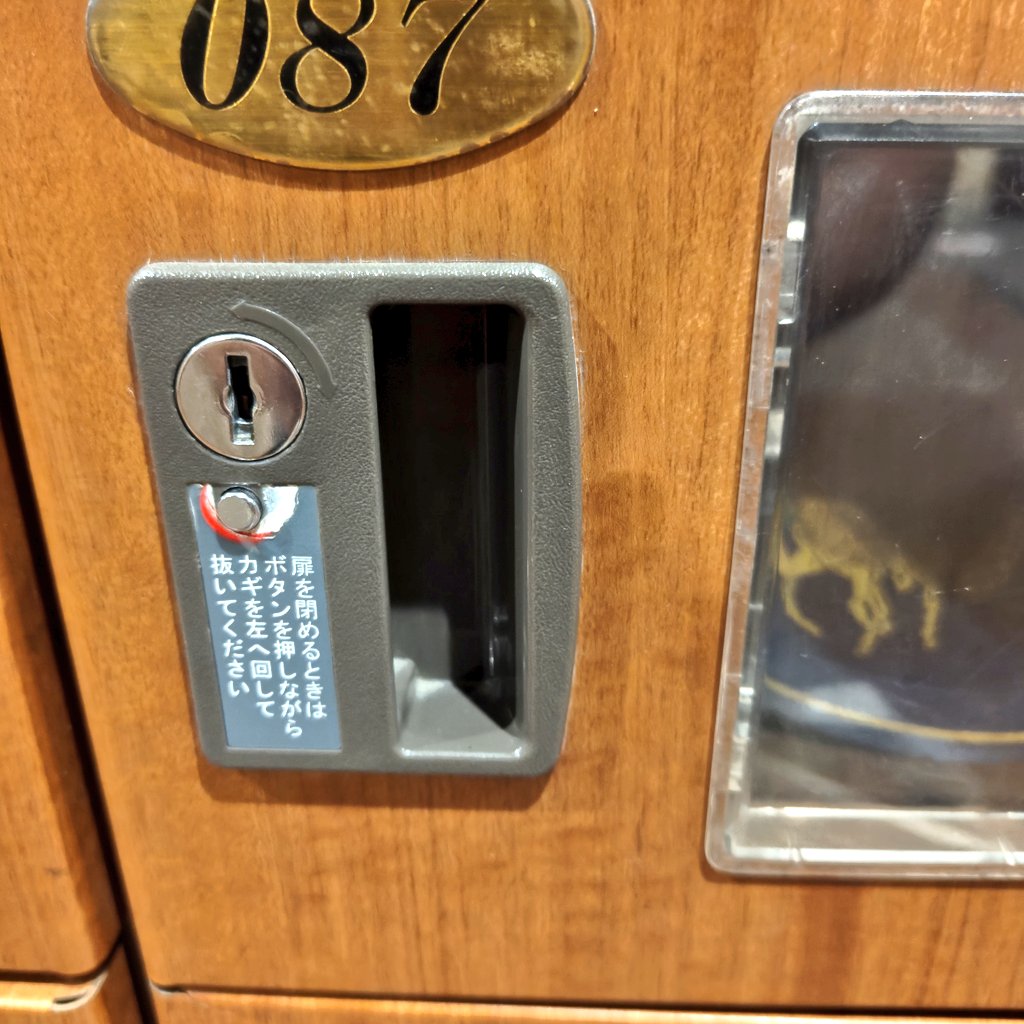 アデリーペンギン(足臭) tweet media