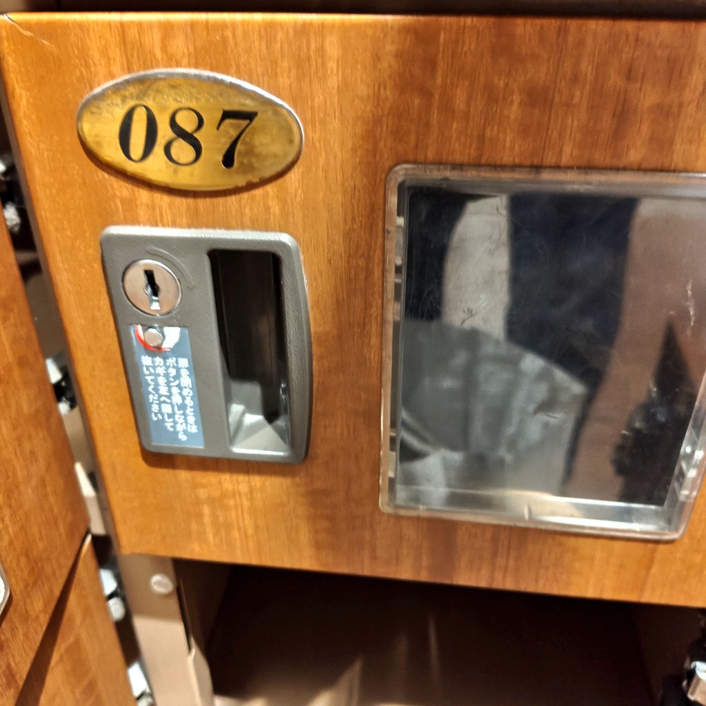 アデリーペンギン(足臭) tweet media