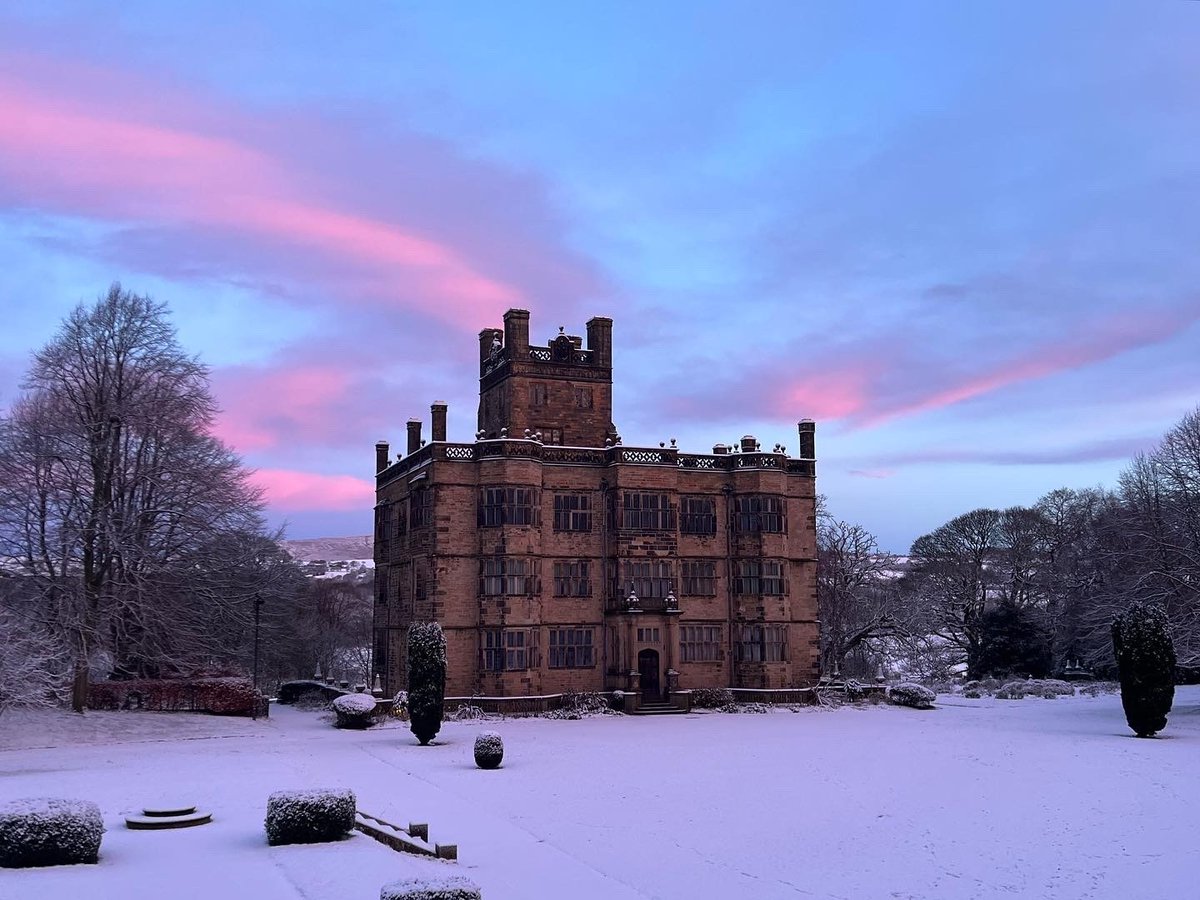 Christmas events coming up at #Gawthorpe Hall. 
🎀Wreath making Thursday 20 November, £15.
🎅Victorian Christmas Saturday 29 &amp; Sunday 30 November, £7 adults, children free.  
🎄Victorian Christmas Celebration Friday 5 November £12.
More info on all here  tiny.cc/EventsAtGawtho…