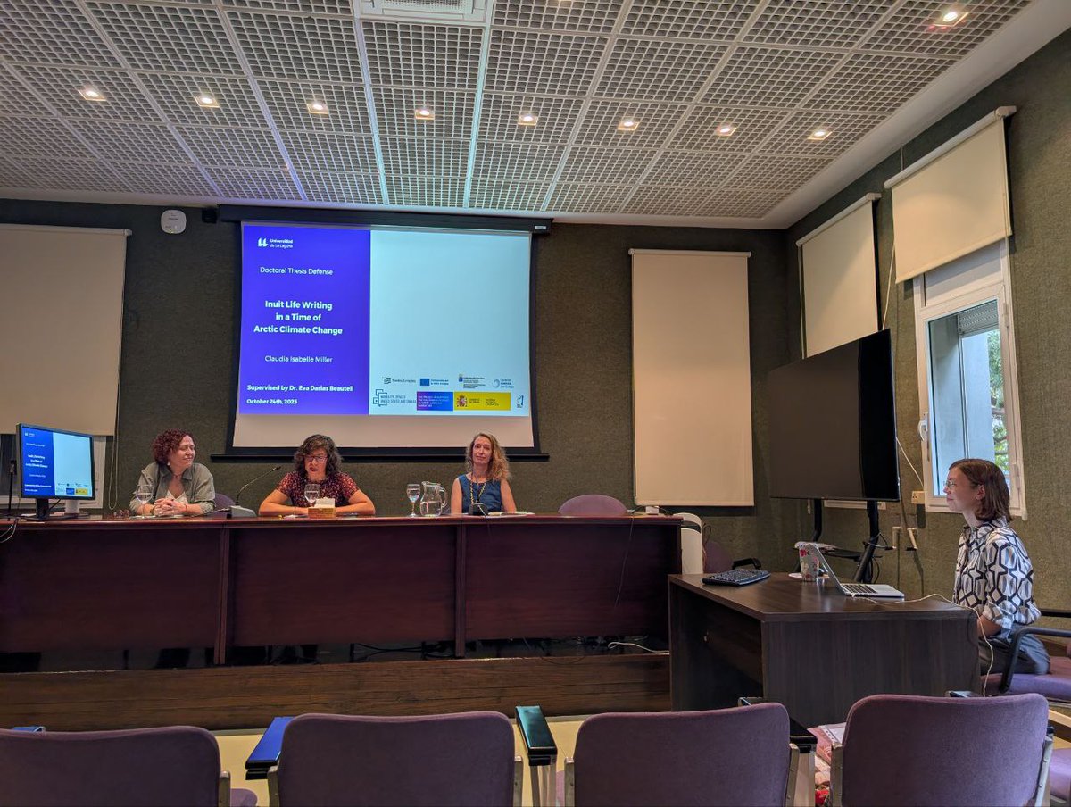 NTranscanadian's tweet image. We would like to extend our most heartfelt congratulations to our team member Dr Claudia Miller on passing her viva and successfully defending her doctoral dissertation👏🎊. Well done @claumiller15! Wishing you the very best in the next chapter of your academic journey!✨📚