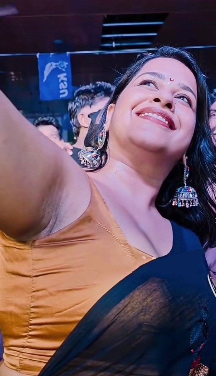 Pokerboy001's tweet photo. #model
#navel
#auntylovers
#armpit
#mommy
#auntified
#fapfap https://t.co/ynb8UzqoE5