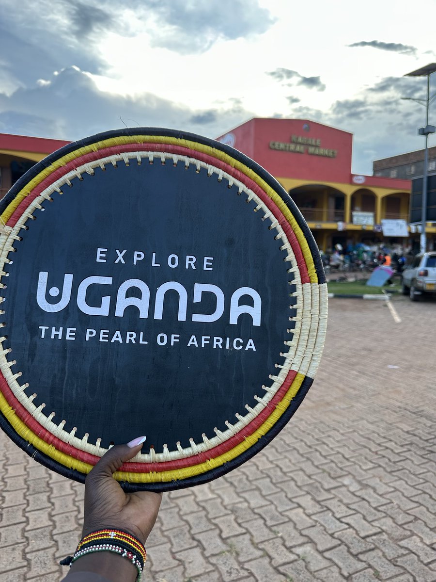 momothepearl's tweet image. Kabale you were amazing!
Oh how I love organic fresh food right from the garden to market.
No place like home!
#GoldenPosts @094bc8f590e84bb