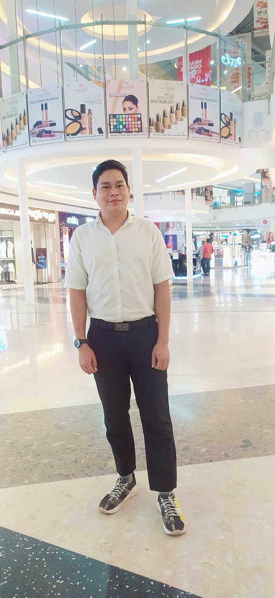 dharmajeetchak's tweet image. “Life is a journey with problems to solve and lessons to learn but most of all. Experiences to enjoy”. 🙏😇

👉Kattra guri Photoot Udhi Janonggey Mui 😅😂

📸 At Mantri Square Mall, Sampige Road, near Central Bus stop, Malleshwaram, Bengaluru, in Karnataka State, India.