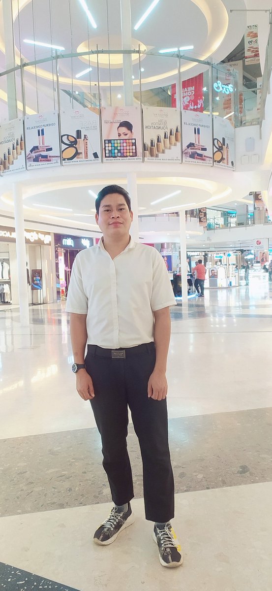 dharmajeetchak's tweet image. “Life is a journey with problems to solve and lessons to learn but most of all. Experiences to enjoy”. 🙏😇

👉Kattra guri Photoot Udhi Janonggey Mui 😅😂

📸 At Mantri Square Mall, Sampige Road, near Central Bus stop, Malleshwaram, Bengaluru, in Karnataka State, India.