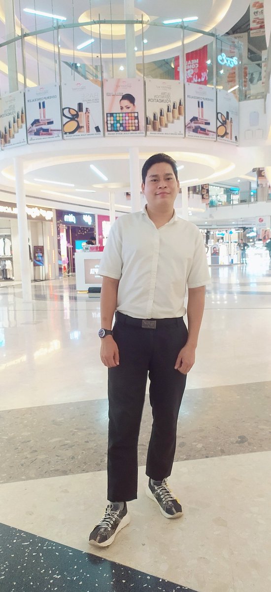 dharmajeetchak's tweet image. “Life is a journey with problems to solve and lessons to learn but most of all. Experiences to enjoy”. 🙏😇

👉Kattra guri Photoot Udhi Janonggey Mui 😅😂

📸 At Mantri Square Mall, Sampige Road, near Central Bus stop, Malleshwaram, Bengaluru, in Karnataka State, India.