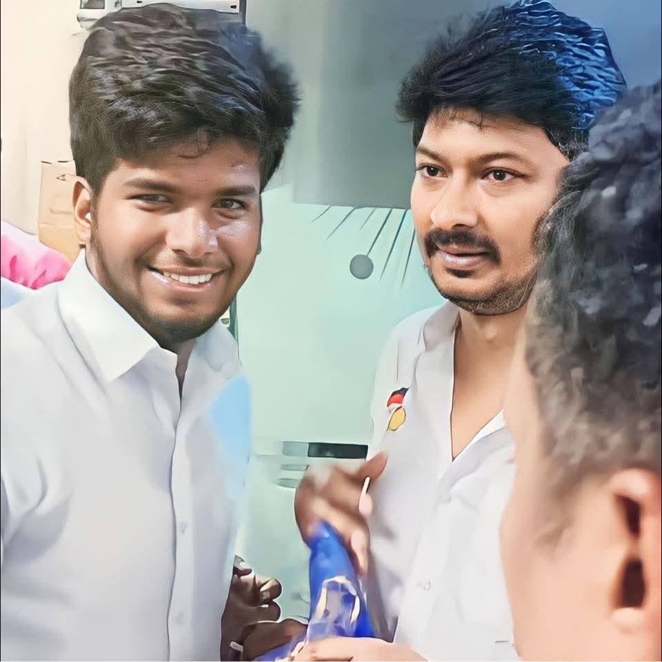 DMKARMY2026🏴🚩 (@dmkarmy2026) on Twitter photo இன்று பிறந்தநாள் விழா காணும் மடத்துக்குளம் சட்டமன்றத் தொகுதி, தகவல் தொழில்நுட்ப அணி சமூக வலைதள ஒருங்கிணைப்பாளர் அன்பிற்குரிய தம்பி திரு. போடிபட்டி ஸ்ரீதர் அவர்களுக்கு பேரன்பின்  நல்வாழ்த்துகள். 🙏🌄
உத்வேகத்துடன் என்றும் சிறக்கட்டும் உங்கள் கழகப்பணி. 💐
#HBD #TiruppurSouth #DMK இன்று பிறந்தநாள் விழா காணும் மடத்துக்குளம் சட்டமன்றத் தொகுதி, தகவல் தொழில்நுட்ப அணி சமூக வலைதள ஒருங்கிணைப்பாளர் அன்பிற்குரிய தம்பி திரு. போடிபட்டி ஸ்ரீதர் அவர்களுக்கு பேரன்பின்  நல்வாழ்த்துகள். 🙏🌄
உத்வேகத்துடன் என்றும் சிறக்கட்டும் உங்கள் கழகப்பணி. 💐
#HBD #TiruppurSouth #DMK