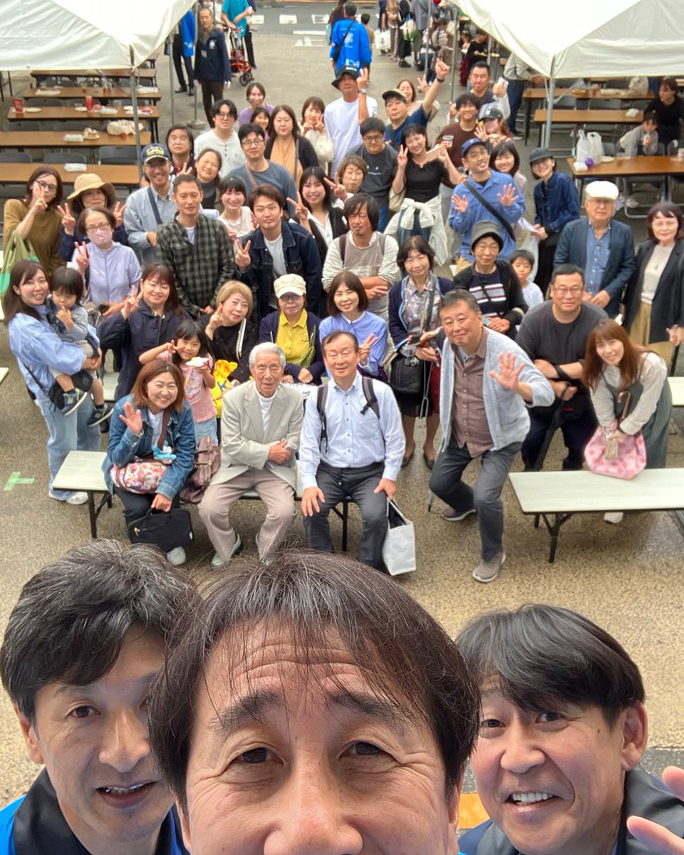 megmilk_snow's tweet photo. 🥛ミルクフェスティバル in 福岡工場
先週末のイベントでは…！
長野五輪スキージャンプ団体金メダリストの3名をお迎えしてトークショーを開催✨

子どもの頃の話から、あの伝説の長野五輪の裏話まで…！
「えっそんなことが!?」なエピソードがたっぷりでした😳👏

ご参加いただいた皆さま、ありがとうございました！
#岡部孝信 #斎藤浩哉 #原田雅彦