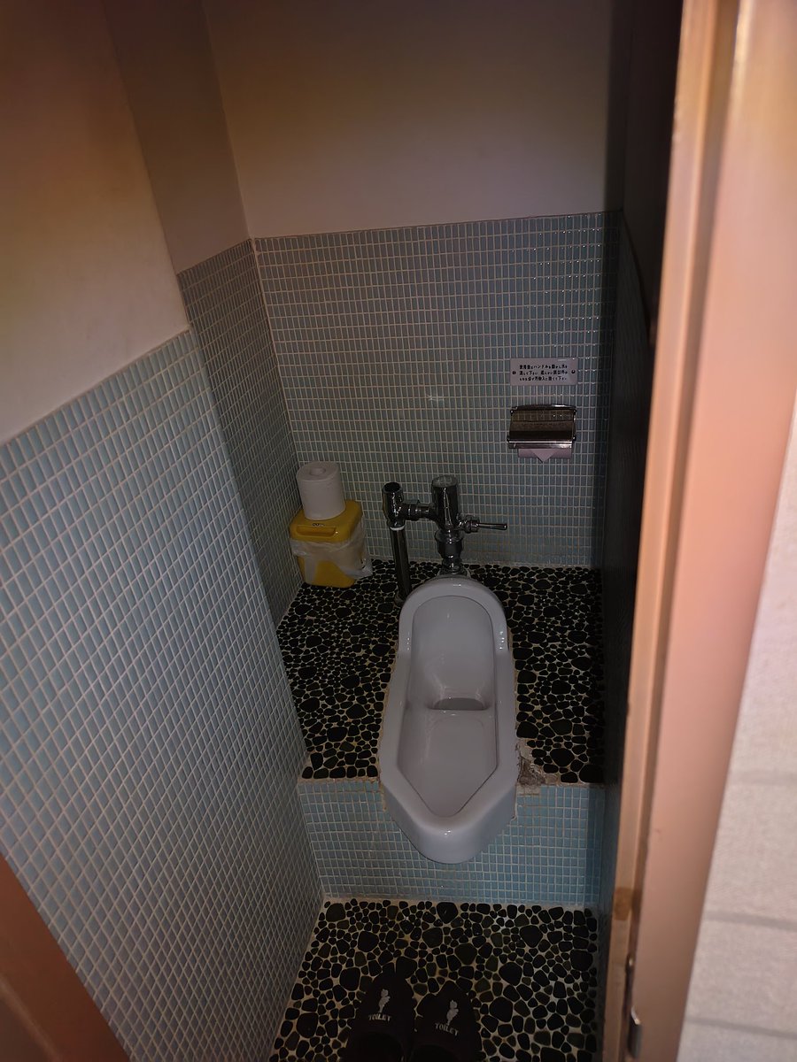 1ヶ月出張でビジネスホテル暮らしって聞いてたけど　地の獄やないか