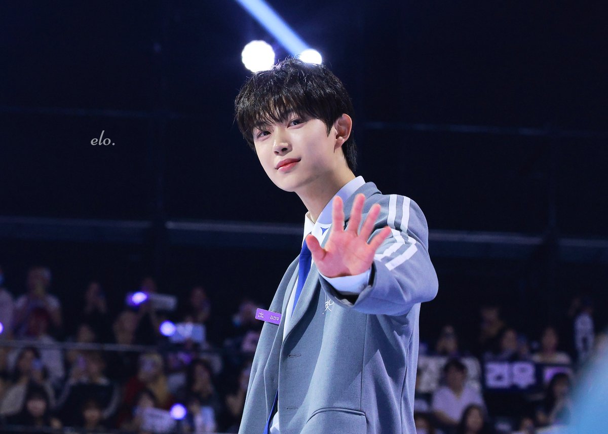 ๐๐๐ tweet media