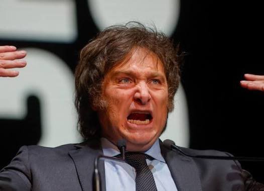Víctor Egío (@egiovictor) on Twitter photo Con la economía destrozada, con un país rescatado e intervenido, con la corrupción desbocada, ¿por qué Milei sale bien parado de las elecciones legislativas?
O entendemos que en este mundo de las pantallas el primer frente es la batalla cultural por la hegemonía de las ideas o Con la economía destrozada, con un país rescatado e intervenido, con la corrupción desbocada, ¿por qué Milei sale bien parado de las elecciones legislativas?
O entendemos que en este mundo de las pantallas el primer frente es la batalla cultural por la hegemonía de las ideas o