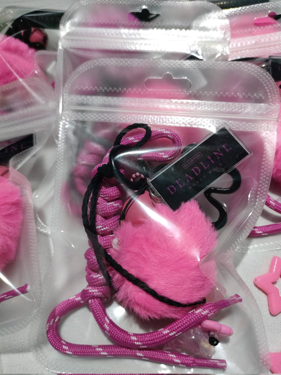 🖤🩷BLACKPINK DEADLINE World Tour in Jakarta freebies🖤🩷
by <a href="/anak_bebek4/">Naw ໒꒱⋆꙳</a>

📅 Sunday, 2 November 2025
📍GBK Stadium, Jakarta

💞 RT and Like this tweet
💞First come
💞 NO TRADE 🙏🏼
See u there blinks🖤🩷

#DEADLINE_IN_JAKARTA #BLACKPINK_DEADLINE_IN_JAKARTA