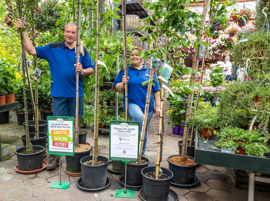 gratis bier ❌️
gratis bomen 💚

ontzettend leuk dat mijn/ons voorstel er toe heeft geleid dat in totaal 2500 inwoners blij zijn gemaakt met een boom(pje) voor in de tuin! 🌳 

#D66 #Zoetermeer