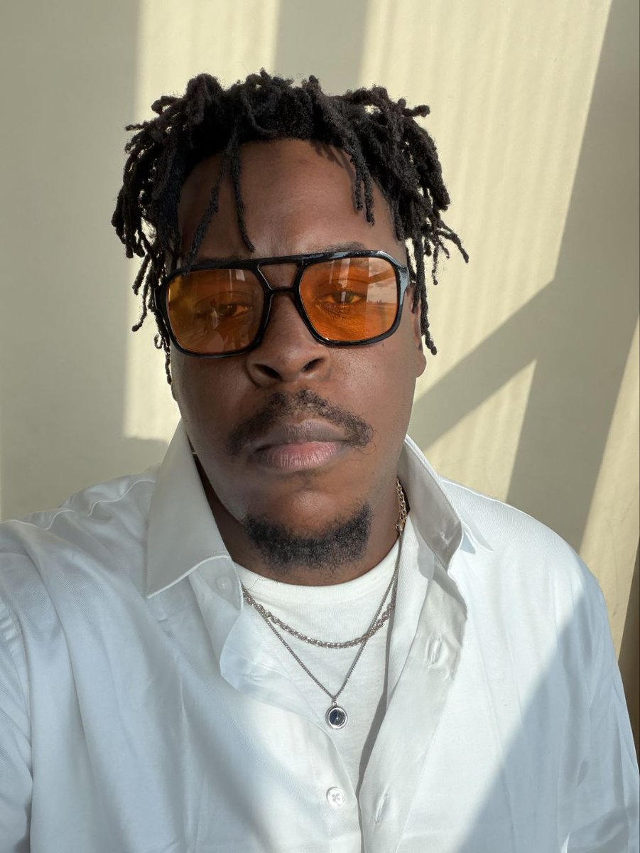 I got new music out 🚀🚀
Please check it out 🥺 

found.ee/outgunonkarand…