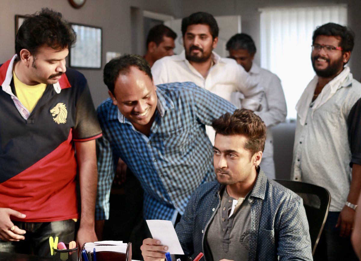 dirpitchumani's tweet photo. Wonderful memories #Masss ❤️❤️ Once upon a time #Mass Thank you @vp_offl sir @Suriya_offl Sir 🥰❤️ @Premgiamaren #suriya #vp #Mass #bestpic #masuengiramasilamani #masuengiramasilamanimovie @dir_sasikumar @Sathishkannana1 #10yearsback 🔥🔥🤗🤗 https://t.co/lACfBCObcz