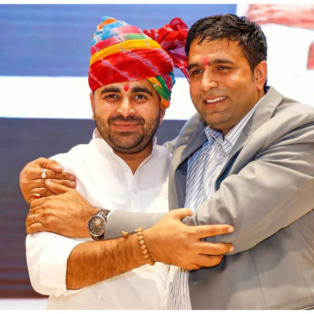 Narendarbhatii's tweet photo. खामोशी की भी कोई वजह है, सब्र रखिए हमारा नाम आपको फिर से तकलीफ़ देगा !!
⚜️🙏🚩
Ravindra Singh Bhati #RAVINDRASINGHBHATI #Rajasthan #Jaisalmer #Barmer #Balotra #chauhatan #pachpadra #gudamalani #baytu #siwana #pokaran #phalodi #SheoMLA #PMOIndia #pmo #CMO #CMORajasthan https://t.co/G6X3A0wJiM