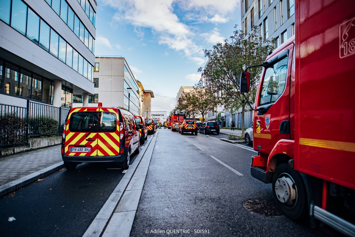 sdis91's tweet photo. #1semainedinterventions | Retour sur les faits marquants :
🚗 AVP : mettant en cause un véhicule léger seul à La-Forêt-le-Roi : une victime grave
🚨 Divers : Une fuite de gaz sur voie publique, à la suite de travaux de terrassement, à Morangis. https://t.co/qBiCX5ame6