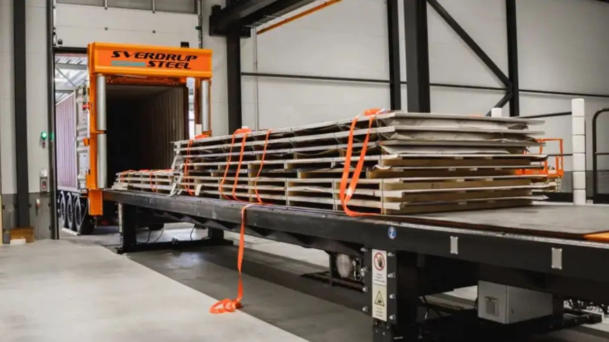 rsa_trucker's tweet image. Loading a trailer in minutes, not hours. The LoadPlate demo shows how automation can transform SA logistics — faster, safer, smarter. Time for our industry to catch up. satrucker.co.za/meet-the-loadp… 

#LogisticsInnovation #AutomatedLoading #TruckingSA #WarehouseAutomation #LoadPlate