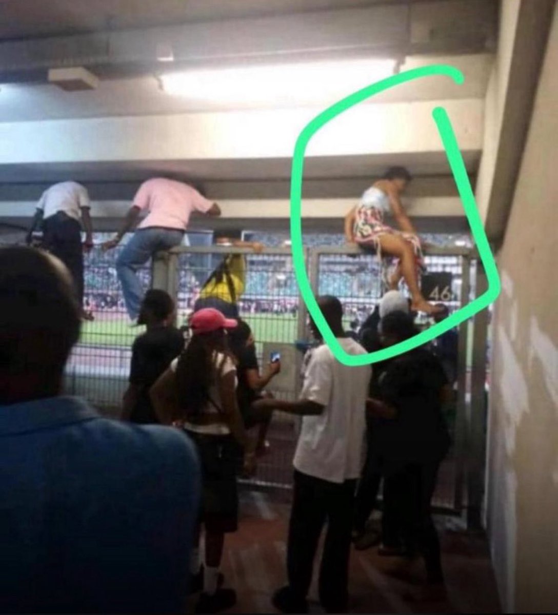 joekingz's tweet photo. Na today some guys know say na potential E-F-Zee-Zee  officer’s dem dey date… some na their fellow guy dem dey date sef 😂🤣🤣 #Davido  #Wema5iveAliveTour  #5ive #Davido5ivetour #davidoinuyo #5iveAliveTour #pixelbox https://t.co/055qsVxGjo