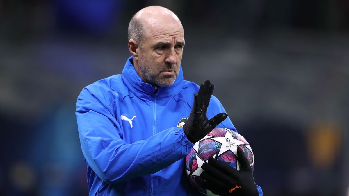 Gracias por todo lo que hiciste por nuestro Valencia y por España, con profesionales como tú, desde la sombra y con mucho trabajo, nuestro club y nuestra selección vivieron los mejores años de su historia...

QUE LA TIERRA TE SEA LEVE, LEYENDA

⚒️🦇📢

#EternOchotorena