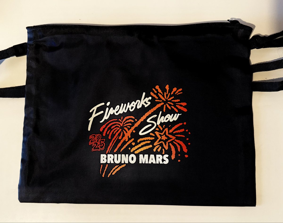BRUNO MARS非売品　ライブ限定品　ポーチ ᴍᴀɢɴᴏʟɪᴀ on X