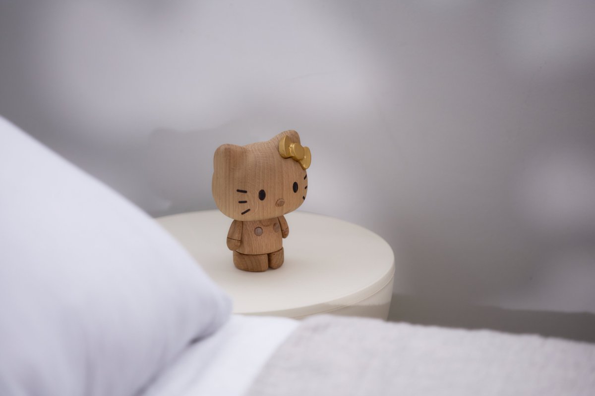 NAVYS_inc's tweet image. 『BOYHOOD』 
11月1日はハローキティのバースデー🍎
どんな空間にも溶け込むアートピースは
やさしい可愛さと癒しを添えてくれます。
＃BOYHOOD ＃ハローキティ ＃navys