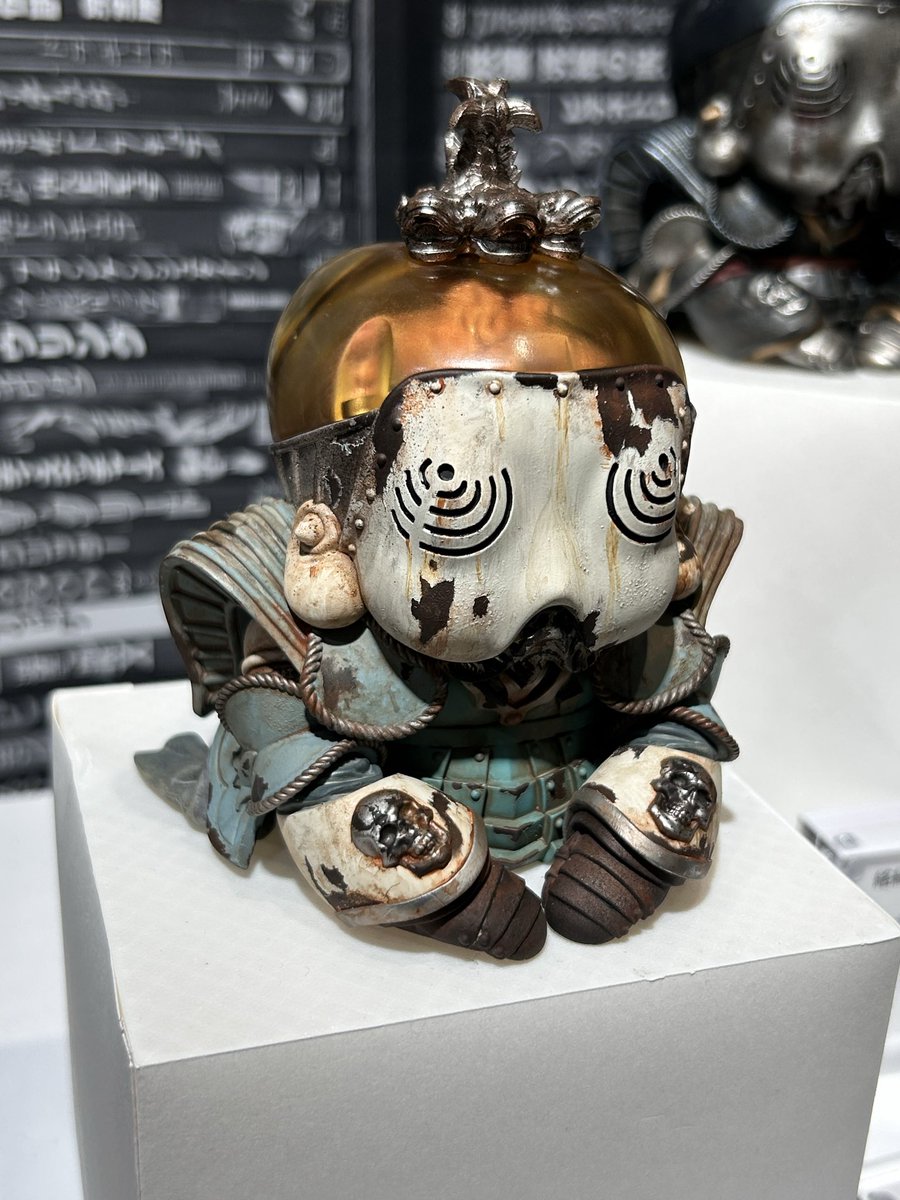 洋書 SCULPTURE She is the guardian of the east. “Azure down dragon” 樟木