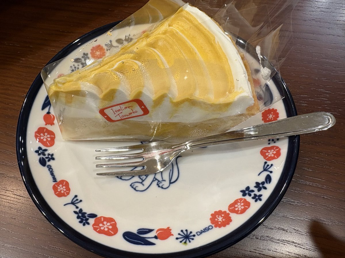 １０月２７日(月)の #午後ティー で話題に出た🎃✨

#イタリアントマト の

#かぼちゃのプリン

これ、学生時代から大好きで良く食べていました😊

先日、たまたまイタリアントマトを見つけて立ち寄り、テイクアウト✨🎁

めっちゃ好き😍

#エフエムさがみ

#エフエムHOT839