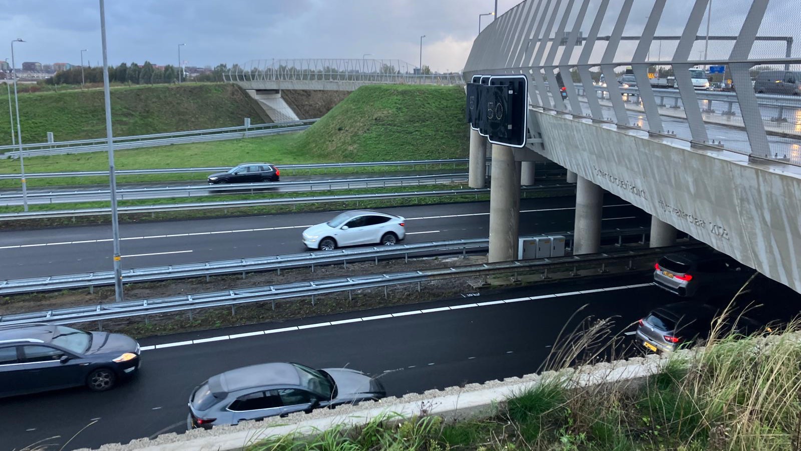 A16 achter Nesselande nu volledig open