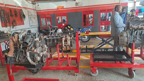 Westniletodayn2's tweet image. #Westnilenews #KigeziNews SINO-TRUCK, NN-TOYOTA OPEN VEHICLE DEPOT IN ARUA westnilenews.com/?p=7836 @2008gomu @PSF_Uganda @jalleerick82326 @AruaInfocenter @mktaibot22 @Be_Matata @MercyAhimbisib2 @youthwestnile @phifymuzic @karamojanews22 @KLakareber @TheMutaD @MKarekye