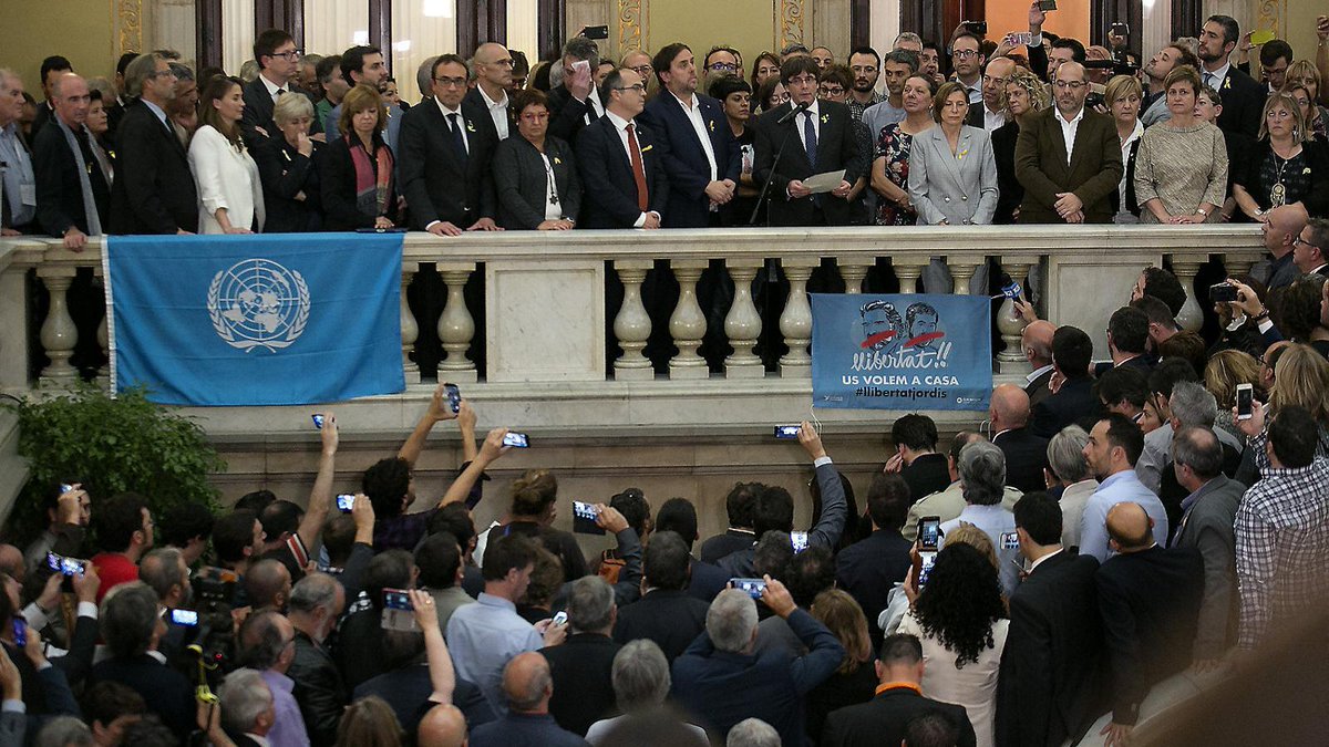 dempeusXindepe's tweet image. 🔴🔴🔴🔴
27-oct, avui fa 8 anys del gran engany dels que encara ocupen cadires i viuen de la bona fe dels que encara se&apos;ls creuen. Fins quan aguantarem ?  Rebel·lem-nos contra aquesta estafa! Dempeusperlaindependencia.cat