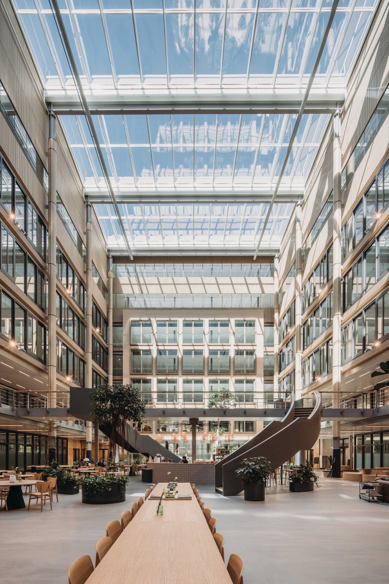 Edge_Workspaces's tweet image. 🌤️ A well-designed open space is more than just an office. 
It’s an environment that inspires.
Abundant daylight, natural airflow, and generous room to collaborate make every workday brighter and more productive.
#EDGEWorkspaces #WhereWellbeingWorks